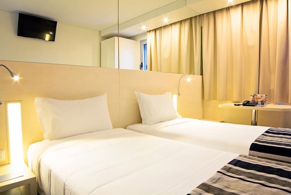 Classic Twin Room - Photo 1