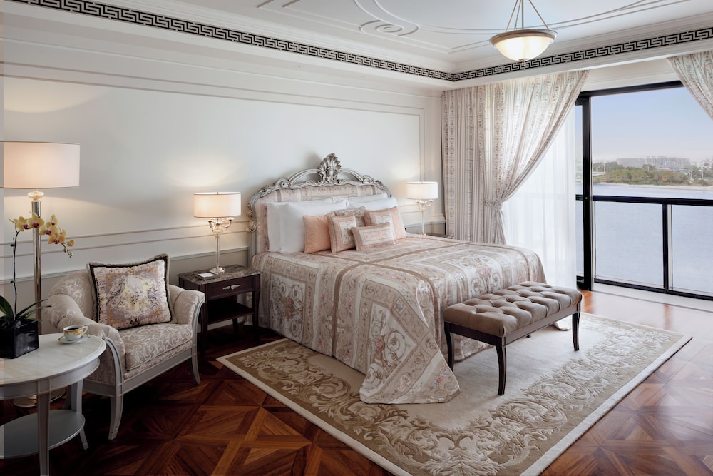 Grand Suite, Terrace (Creek View)