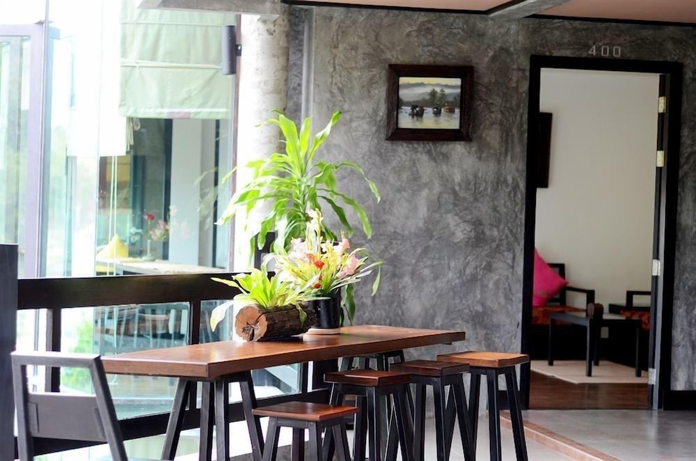 Family Room - Photo 7
