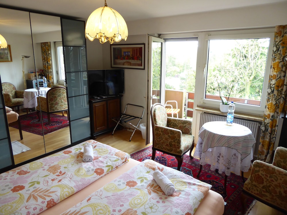Double Room, Shared Bathroom (Balcony) photo 2