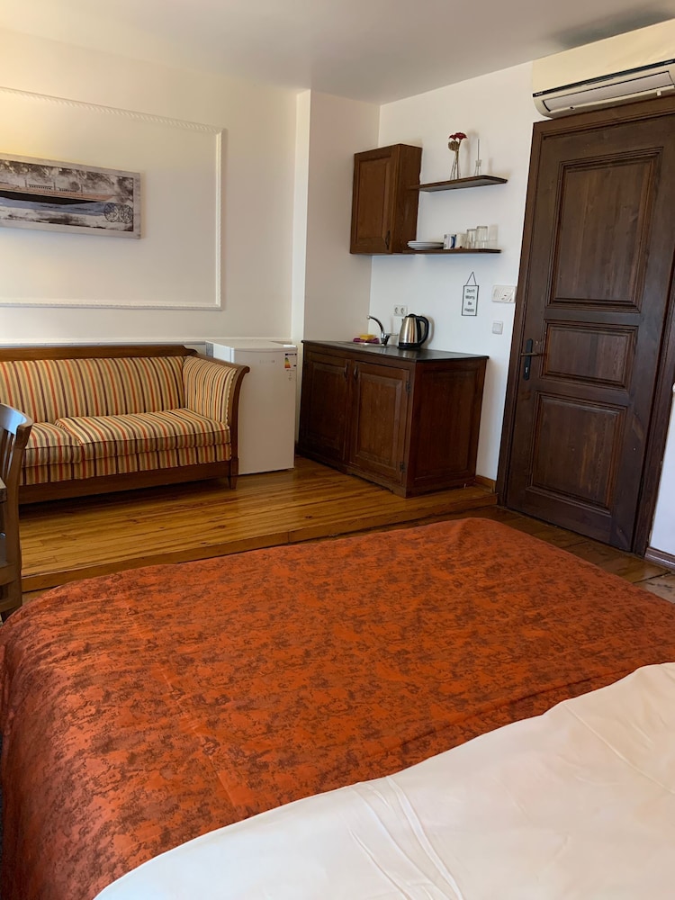 Standard Double Room photo 2