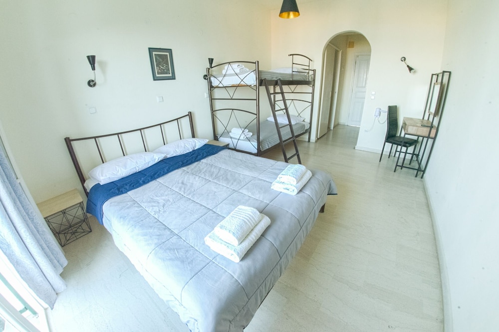 Family Studio, Sea View
