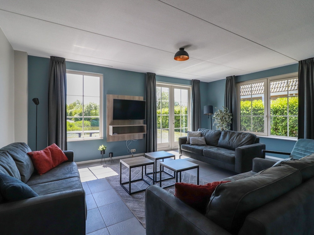 Villa photo 3