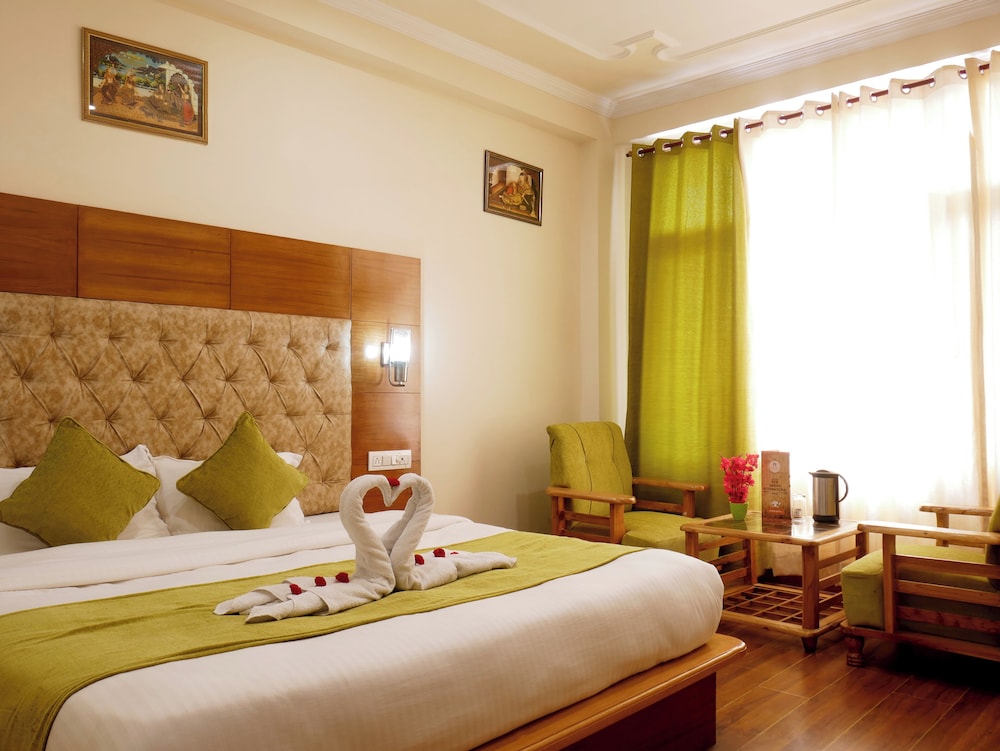 Premier Double Room, 1 Bedroom, Air conditioning, Hill View