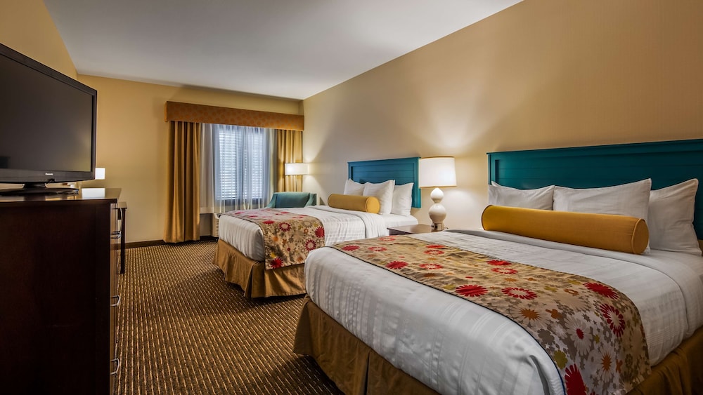 Suite, Multiple Beds, Non Smoking, Refrigerator & Microwave (With Sofabed) photo 1