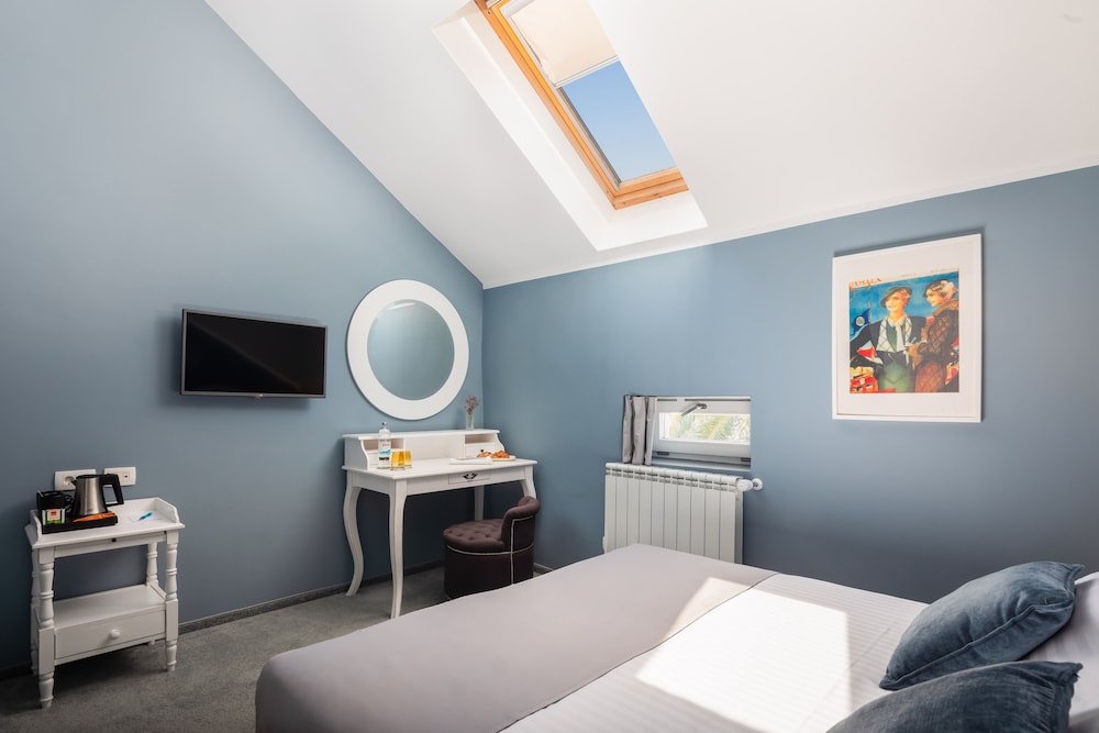 Superior Double or Twin Room photo 2