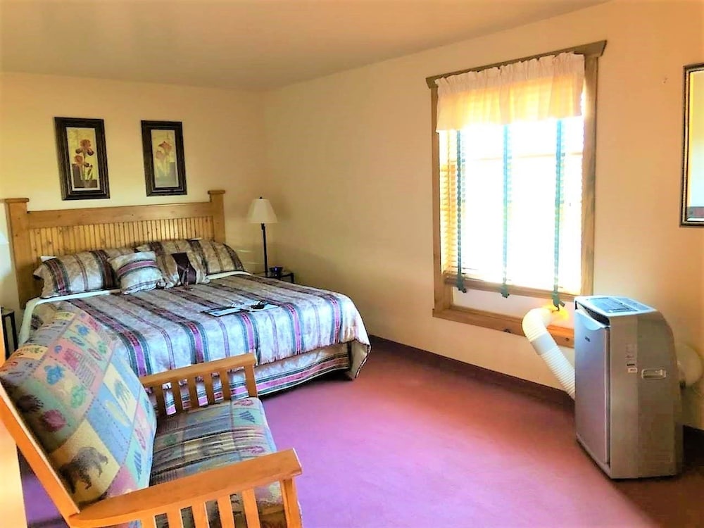 Honeymoon Suite photo 1