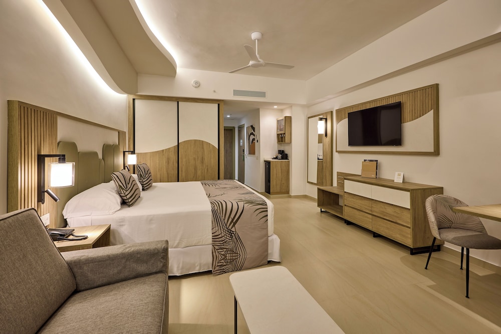 Junior Suite, Ocean View (L)