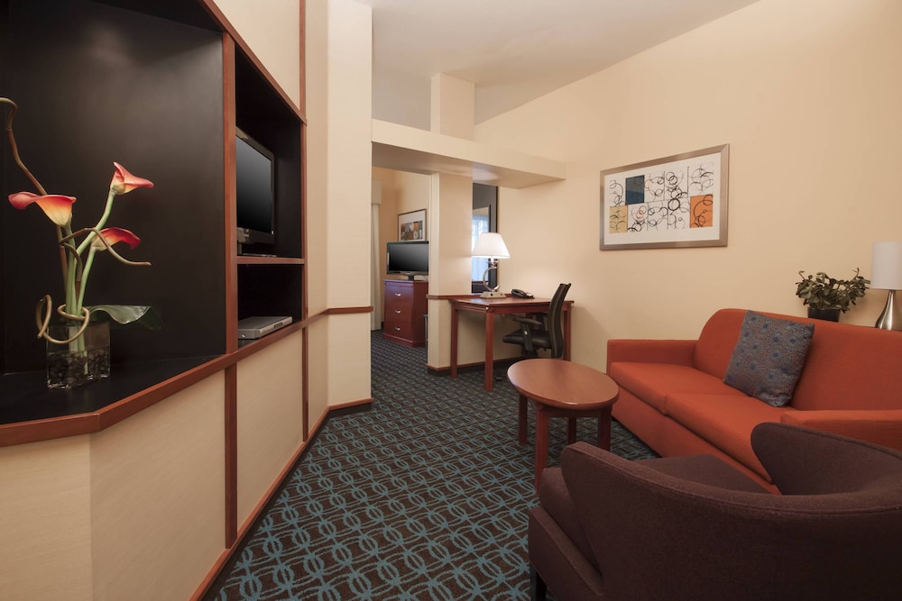 Executive Suite, 1 King Bed with Sofa bed - Photo 5