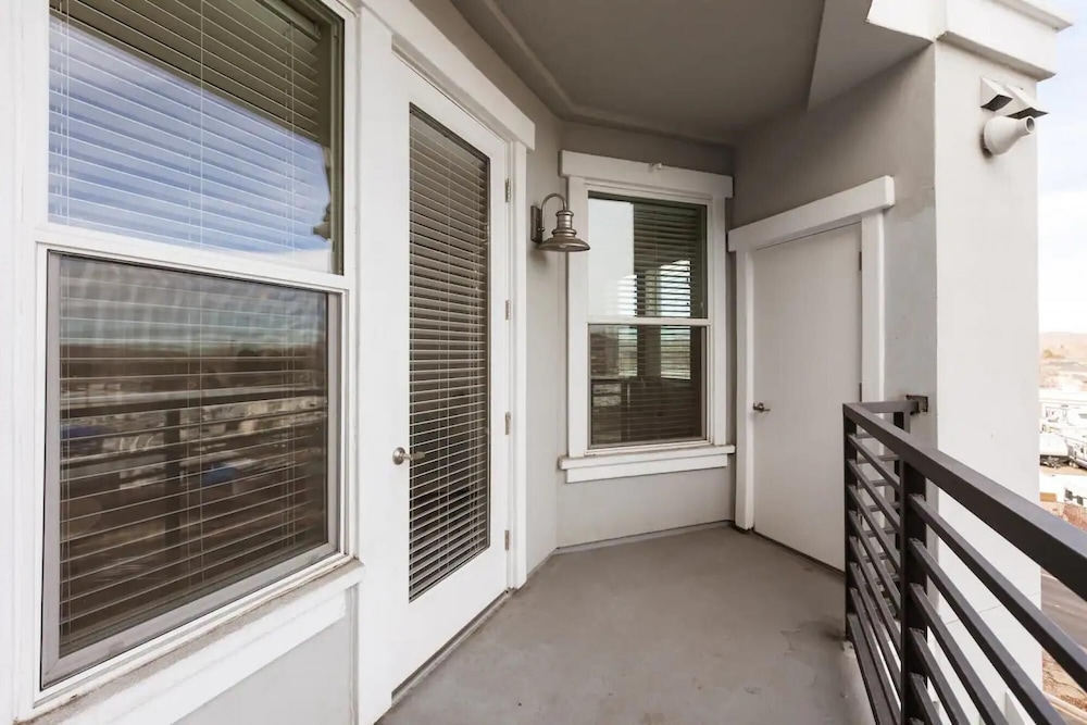 Minimalist Apt w Private Balcony Gym Sky Lounge, Billede 38