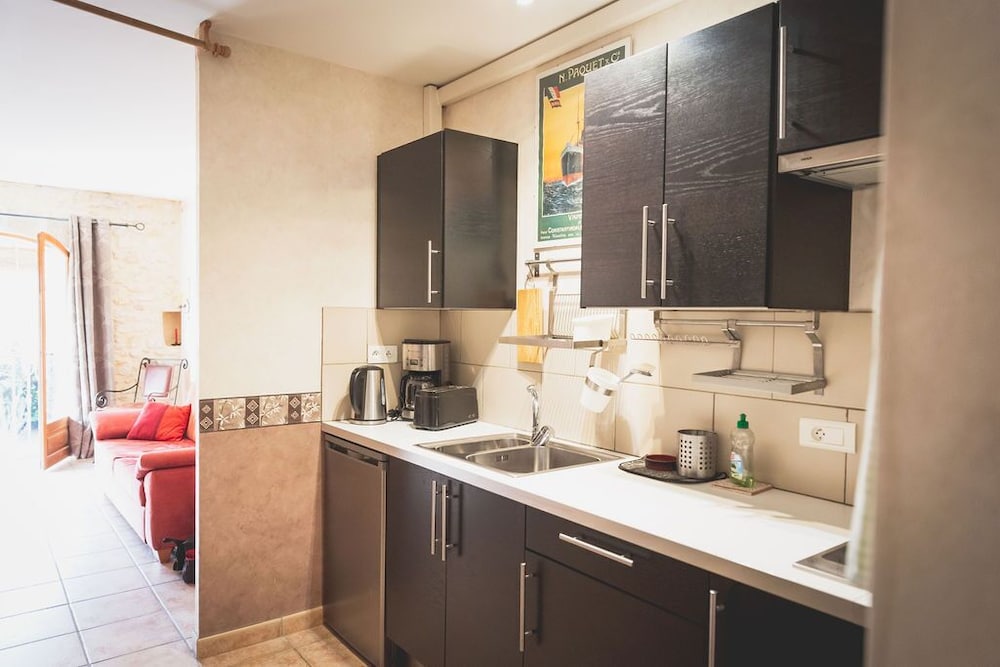 Deluxe Apartment, 2 Bedrooms, Kitchen, Garden View photo 3