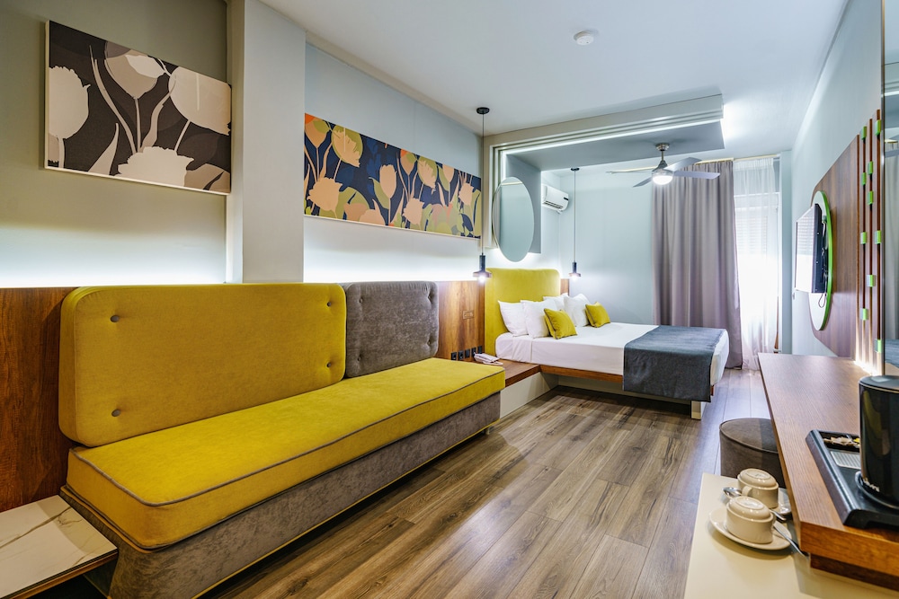 Executive Room - Photo 1