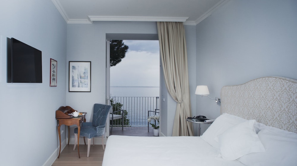 Classic Double Room, Balcony, Sea View photo 1