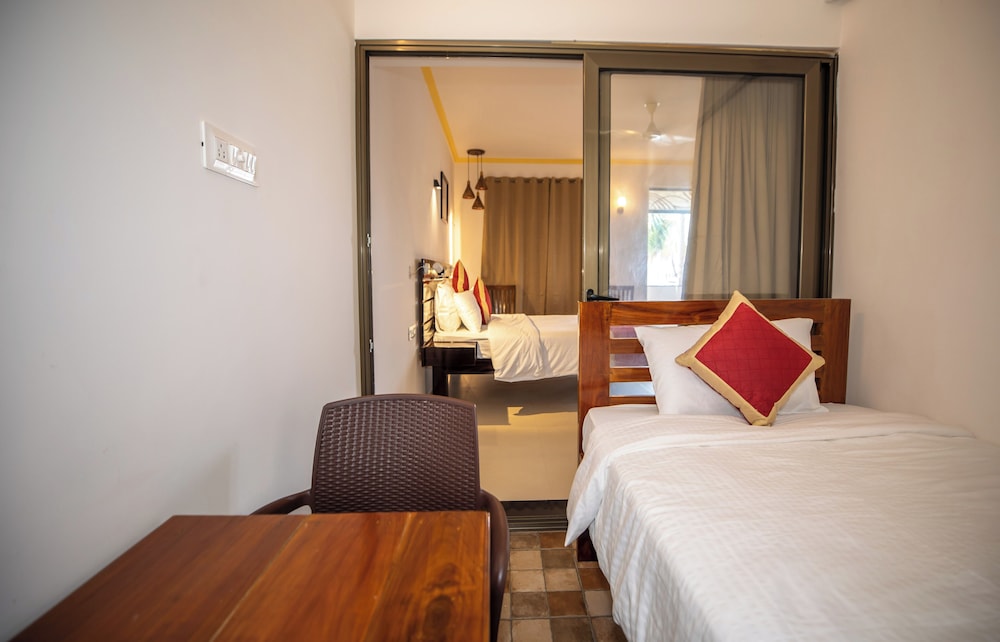 Executive Triple Room, Pool View
