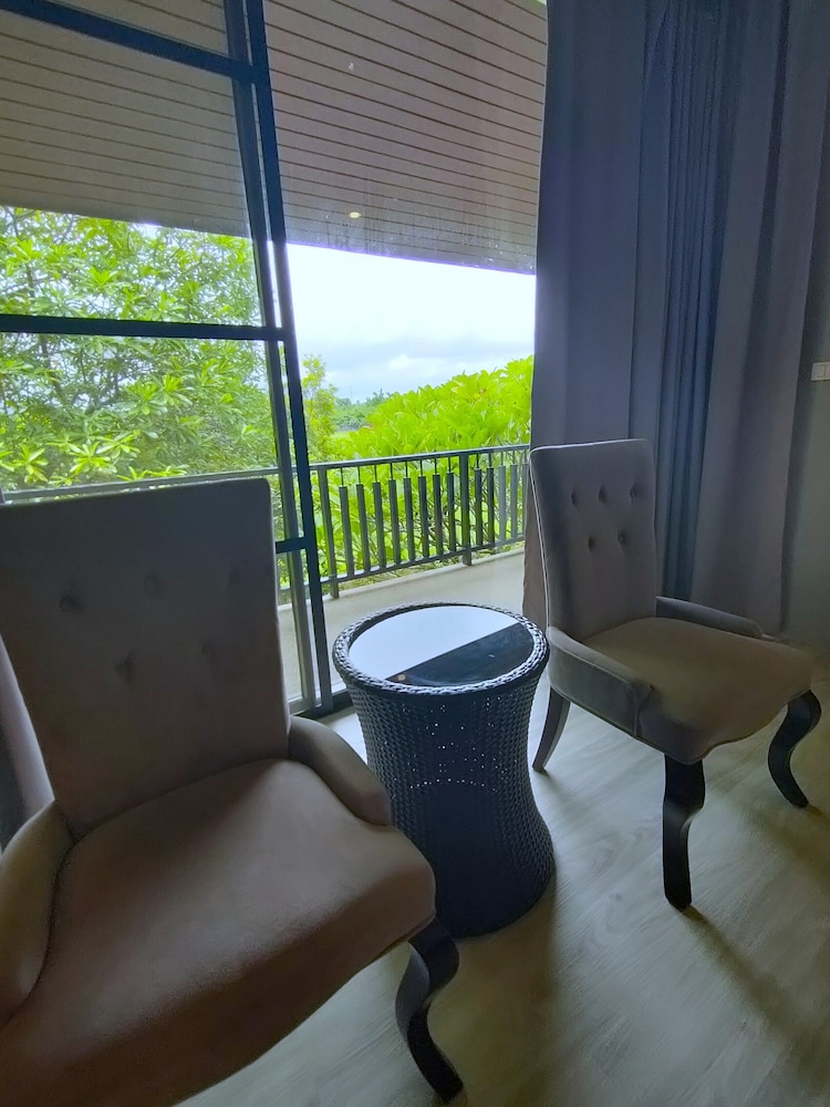 Deluxe Room - Photo 2