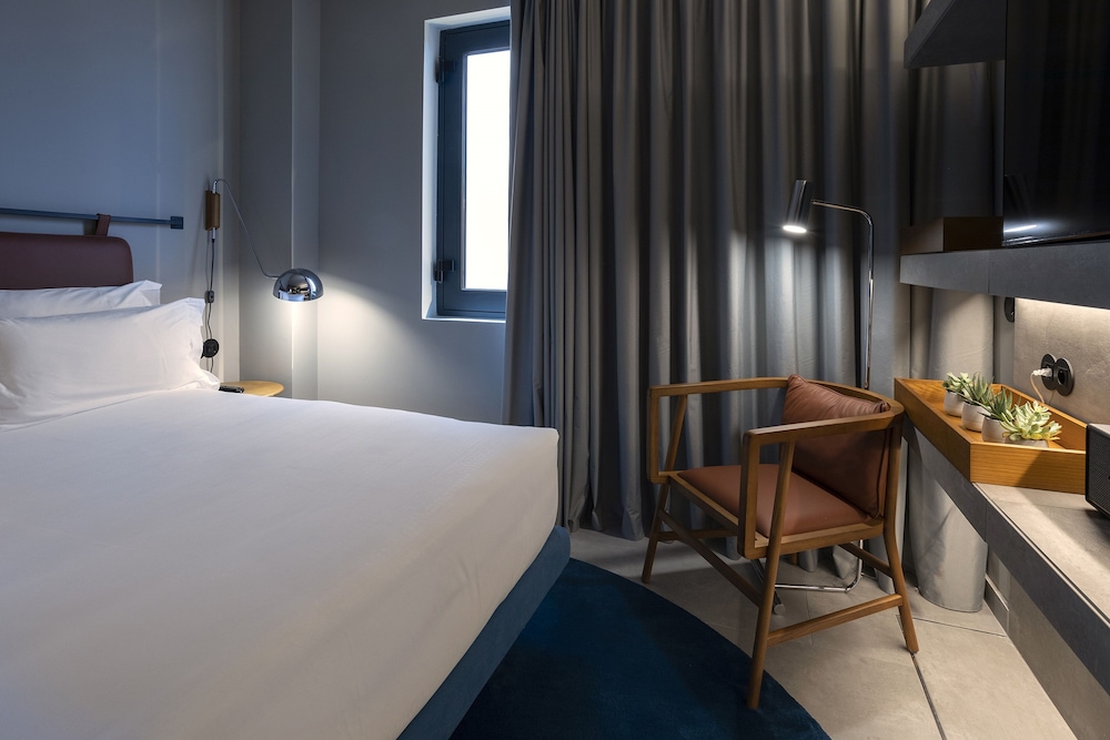 Double Room (Custom) - Photo 1