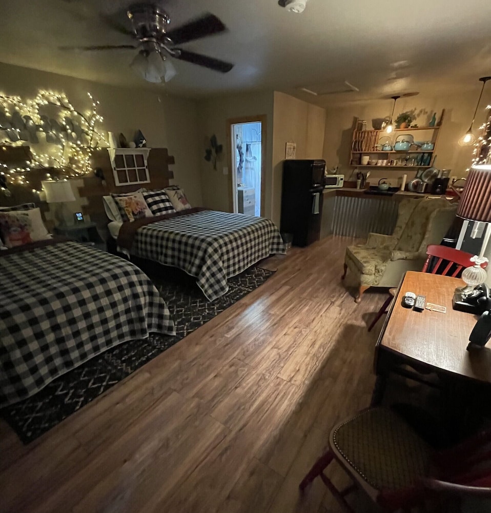 Superior Double Room, 2 Queen Beds, Kitchenette photo 1