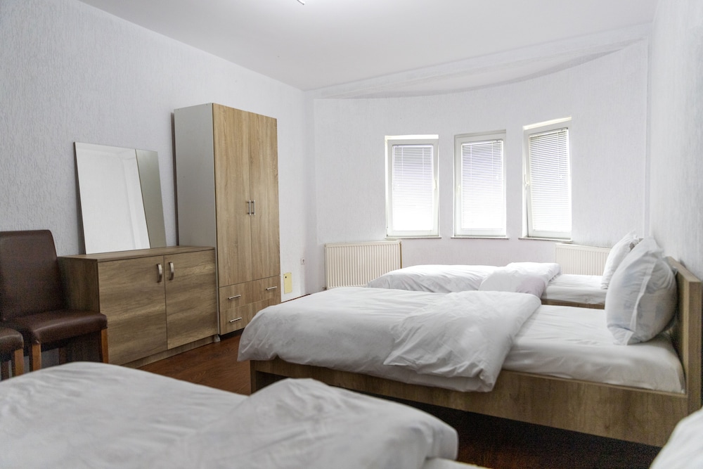 Basic Triple Room photo 1