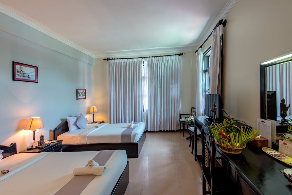 Deluxe Double or Twin Room - Photo 11