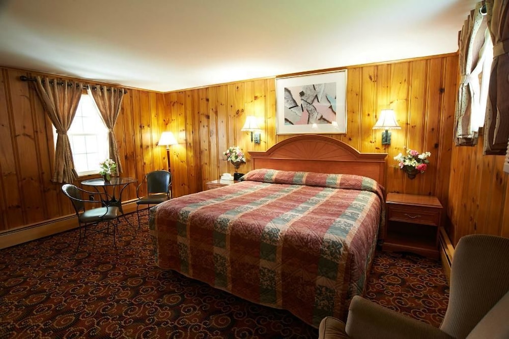 Standard Room, 1 King Bed photo 1