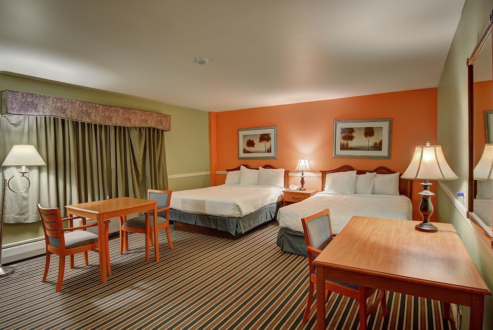 Standard Room, 2 Queen Beds - Photo 2