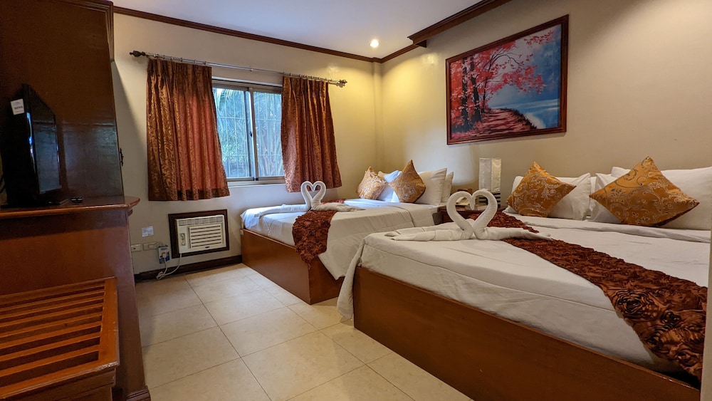 Waterfront Family Suite - Photo 11