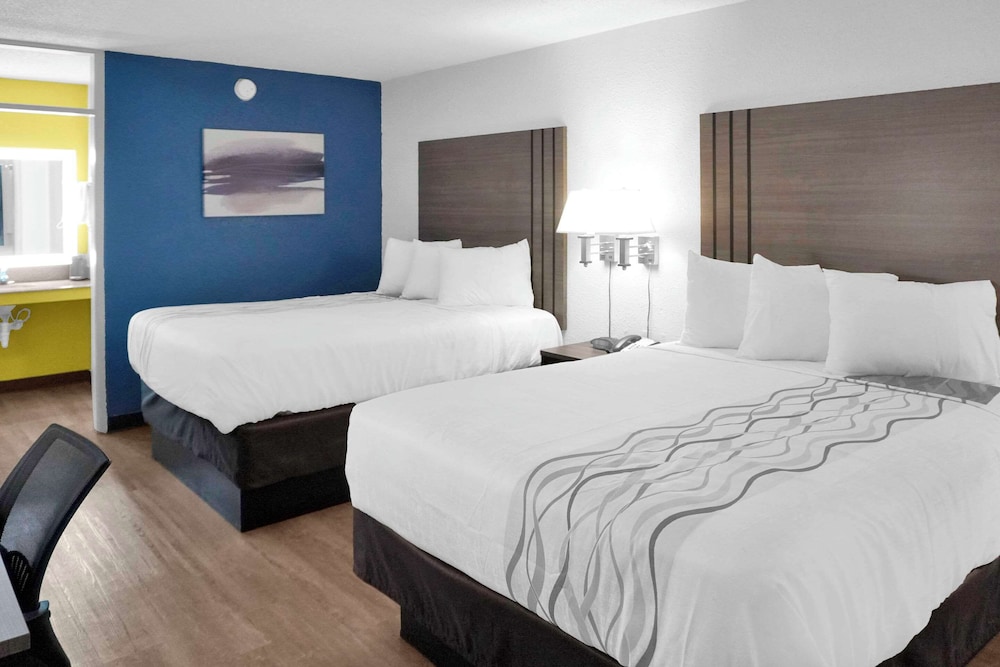 Standard Room, 2 Queen Beds, Non Smoking - Photo 1