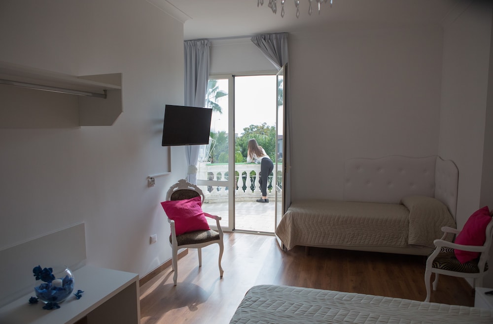 Superior Quadruple Room photo 2