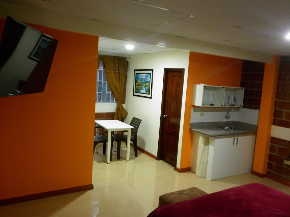 Honeymoon Suite, 1 Queen Bed photo 3