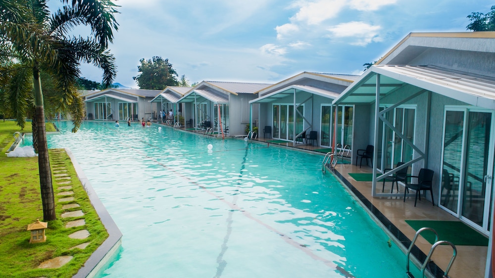 Executive Double Room, 1 Bedroom, Non Smoking, Pool Access - Photo 12