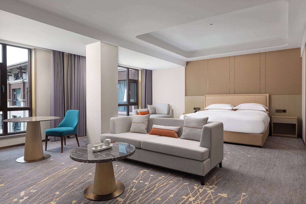 Deluxe Room, 1 King Bed, Non Smoking