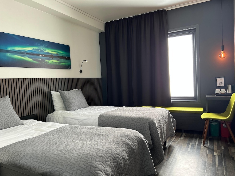 Standard Double or Twin Room, Lake View photo 1