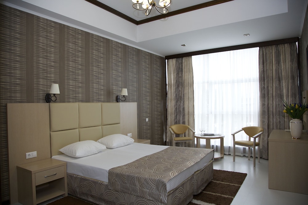 Standard Double or Twin Room, Partial Sea View photo 1