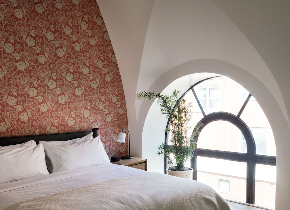 Suite, 1 King Bed