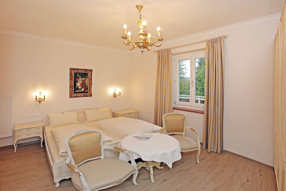 Economy Double Room photo 3