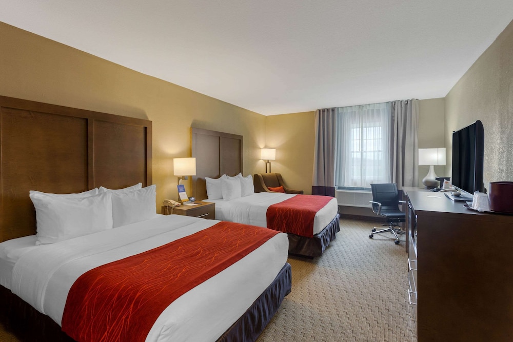 Standard Room, 2 Queen Beds, Non Smoking - Photo 1