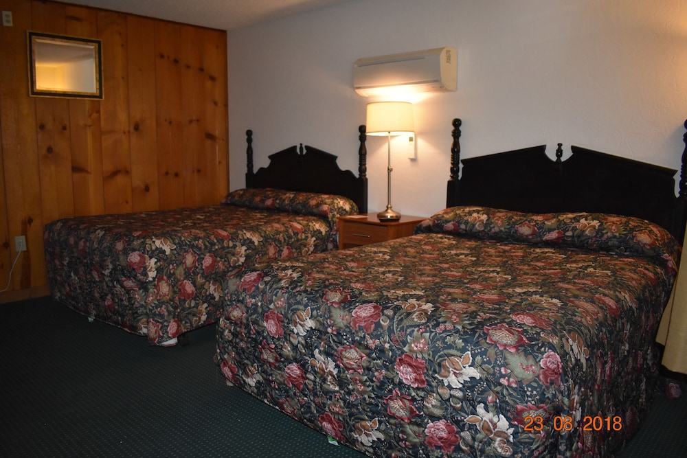 Cabin, 2 Queen Beds