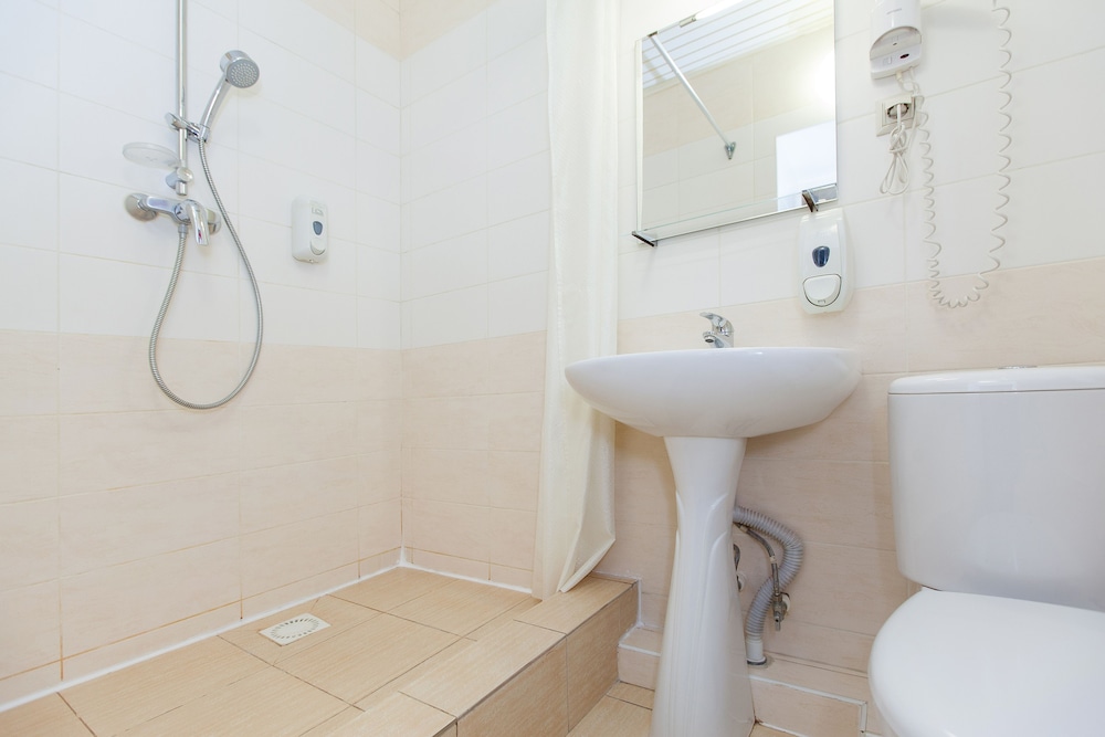 Economy Double Or Twin Room photo 2