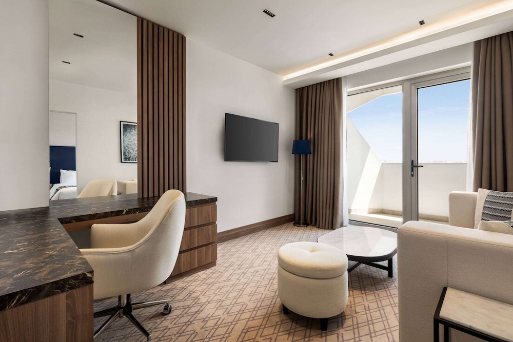 Junior Suite, 1 King Bed - Photo 2