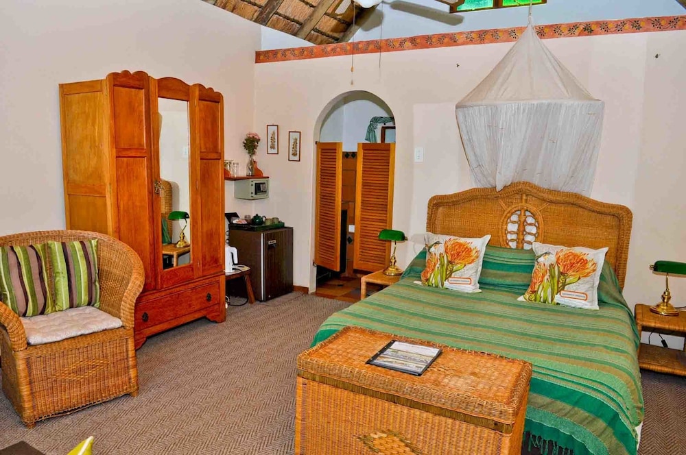 Green Bird Suite (4) photo 3