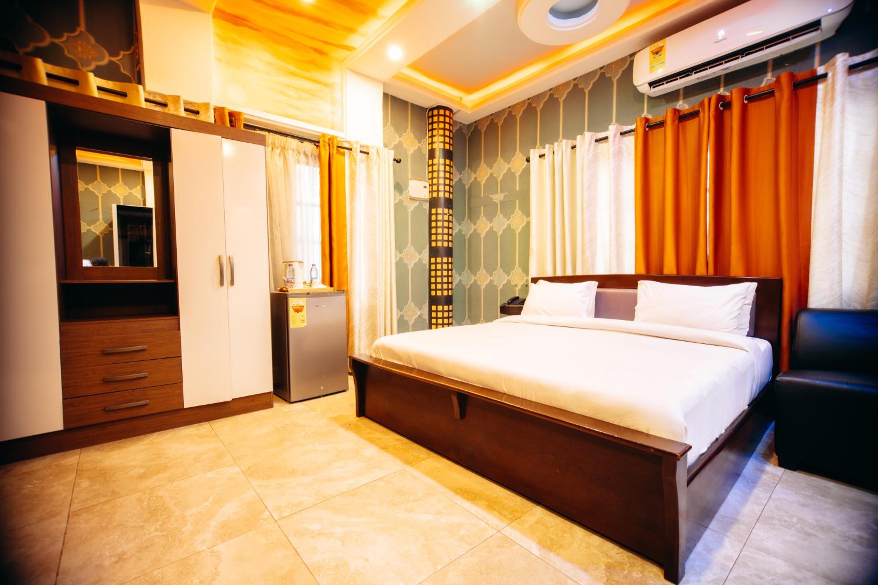 Deluxe Room - Photo 7
