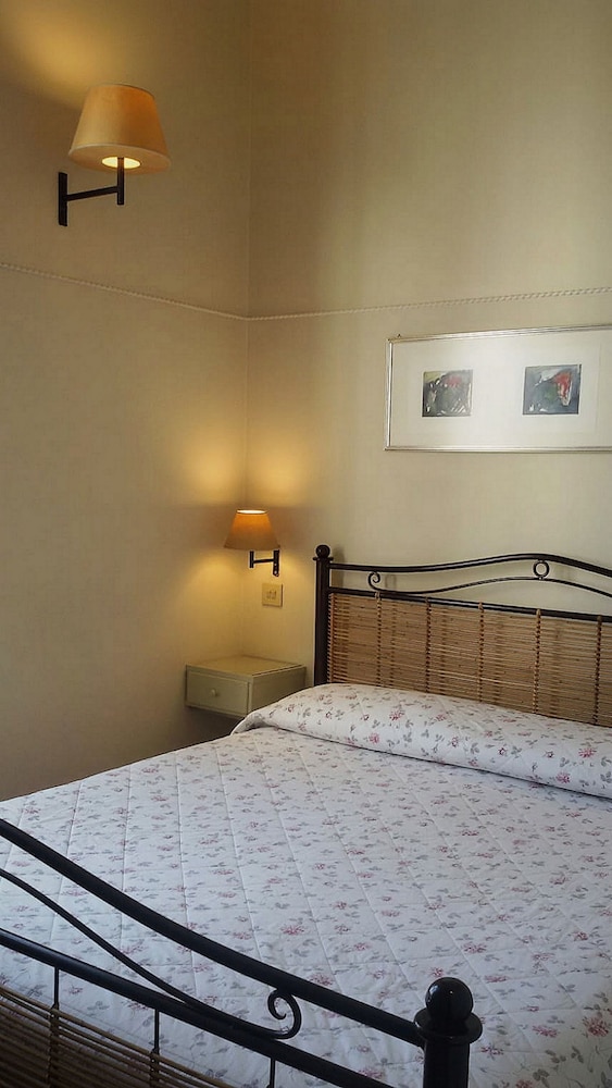 Double Room (Small) photo 3
