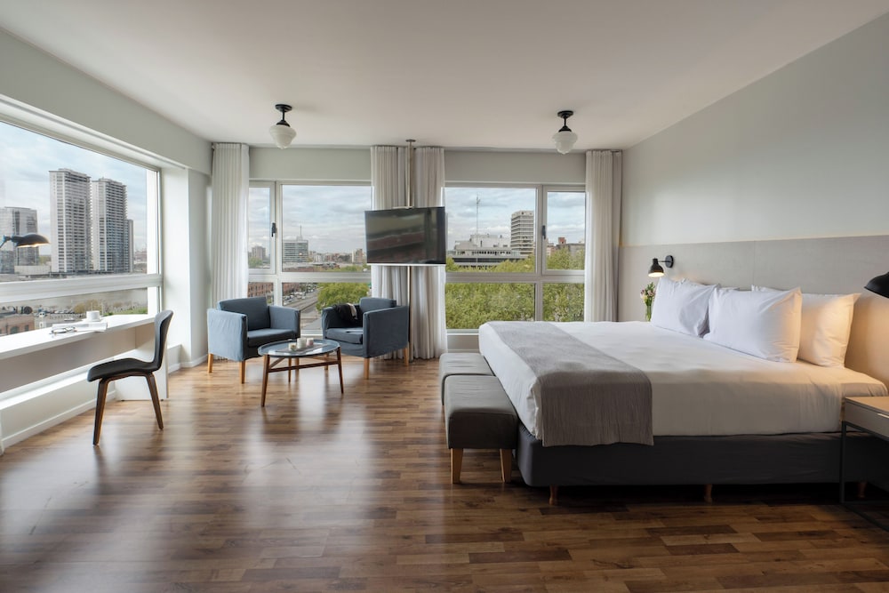 Premium Room, River View thumbnail 5
