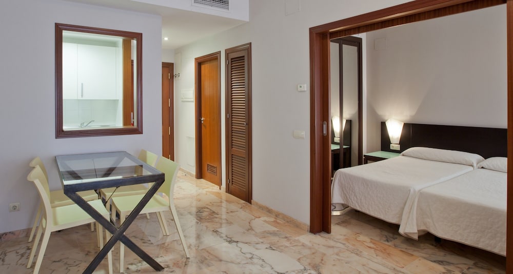 Apartment, 1 Bedroom (1 Adult) - Photo 2