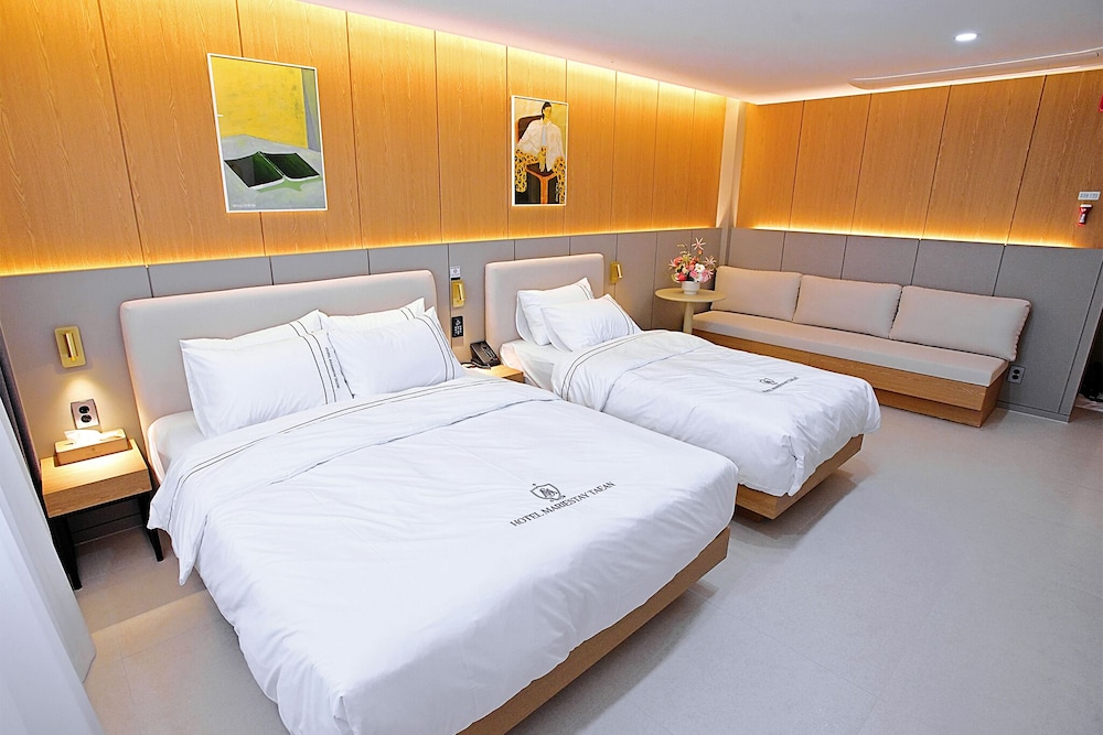 Superior Twin Room, Multiple Beds, Non Smoking, Private Bathroom