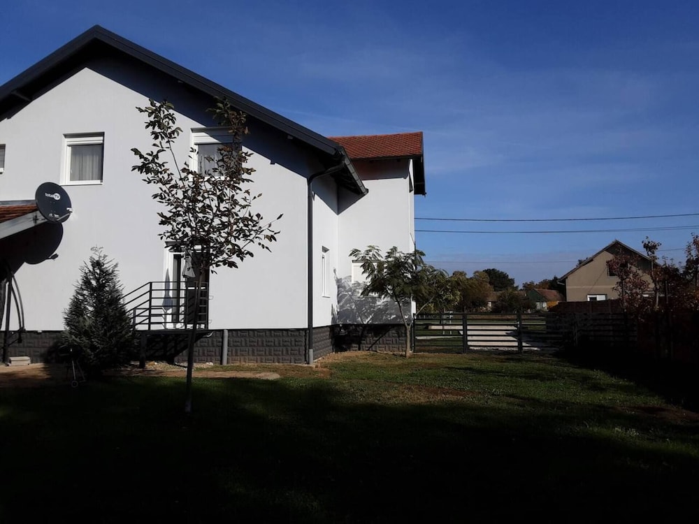 Villa photo 3