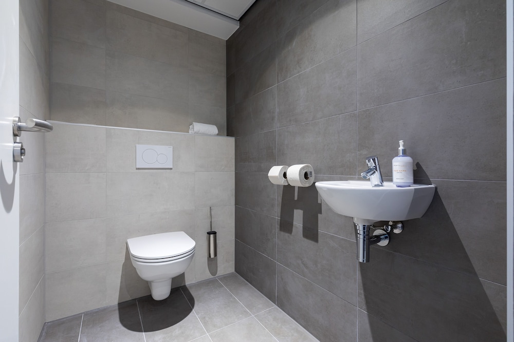 Luxury Suite, Lake View - Photo 9