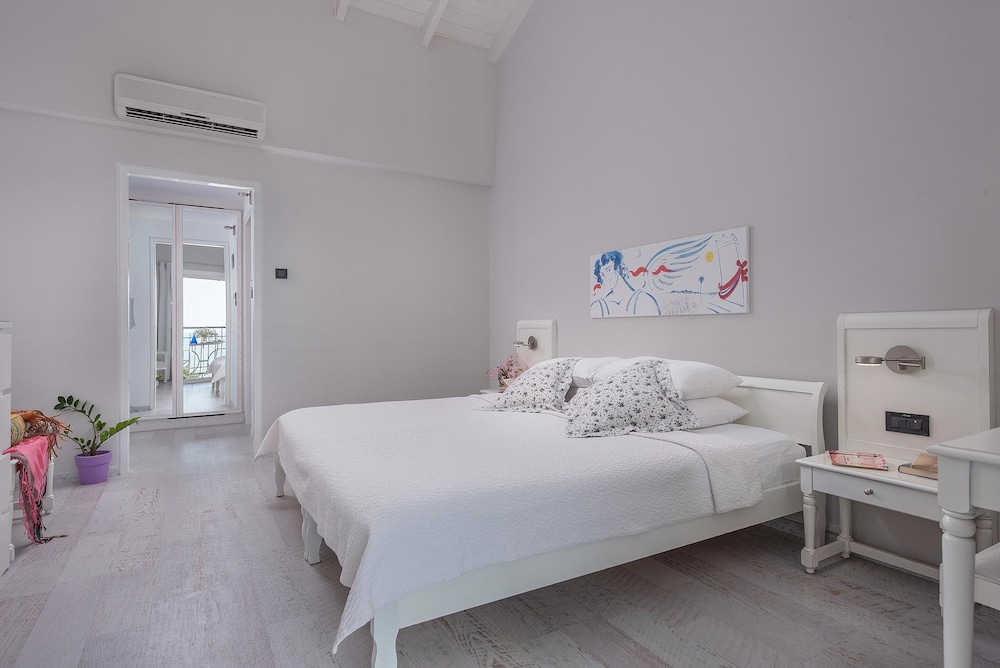 Twin or Double Room Sea View