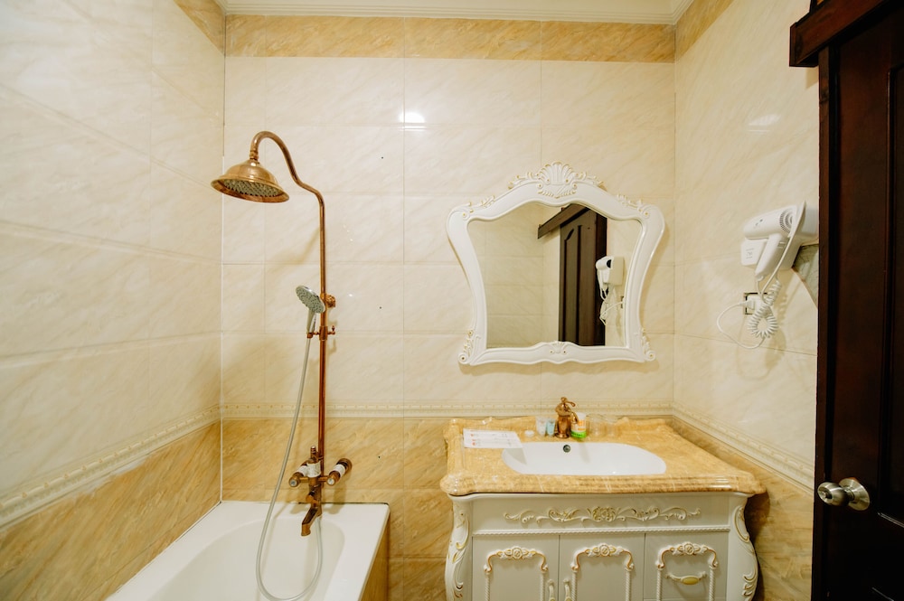 Superior Twin Room - Photo 11