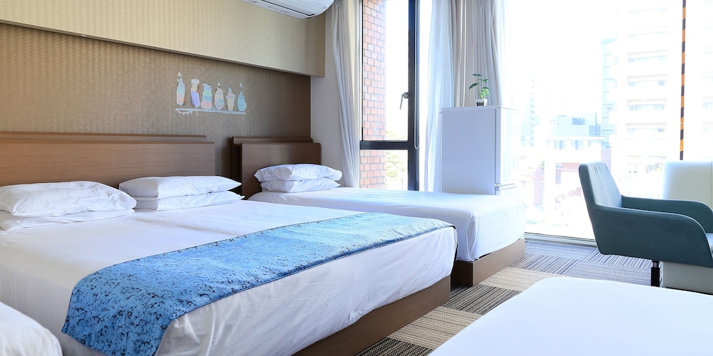 King Room,  Non Smoking, Private Bathroom (Up To 6 People) thumbnail 6
